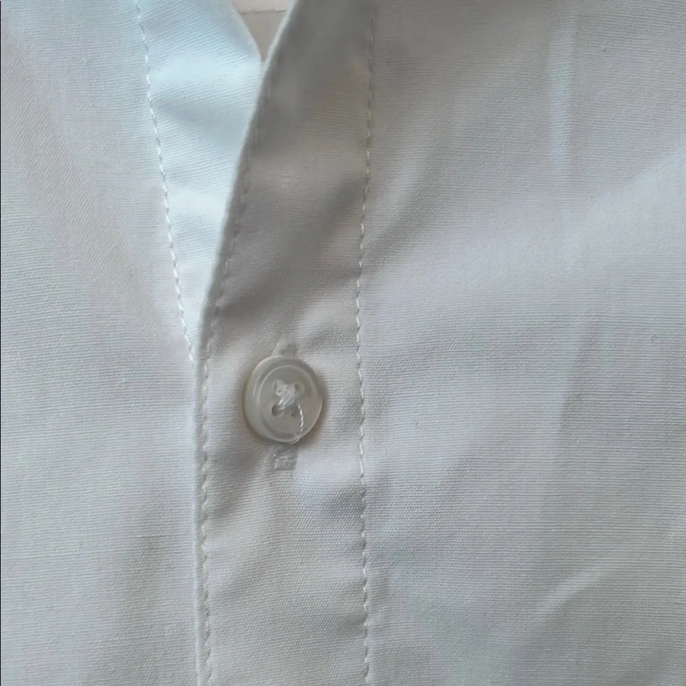 Classic White Dress Shirt with Minimalist Design - Picture 6 of 7